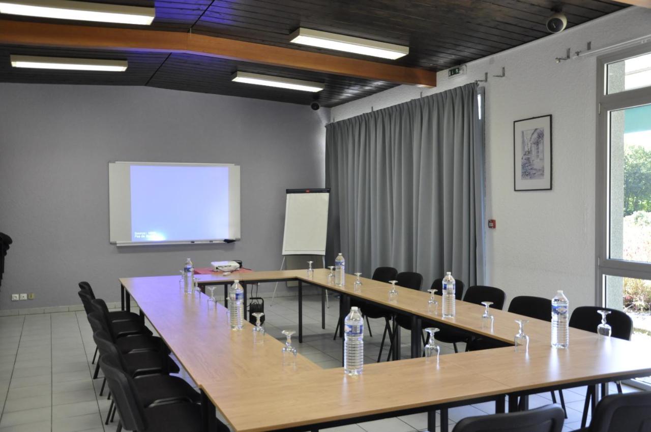 Hotel Henri 4 Rostrenen Zewnętrze zdjęcie