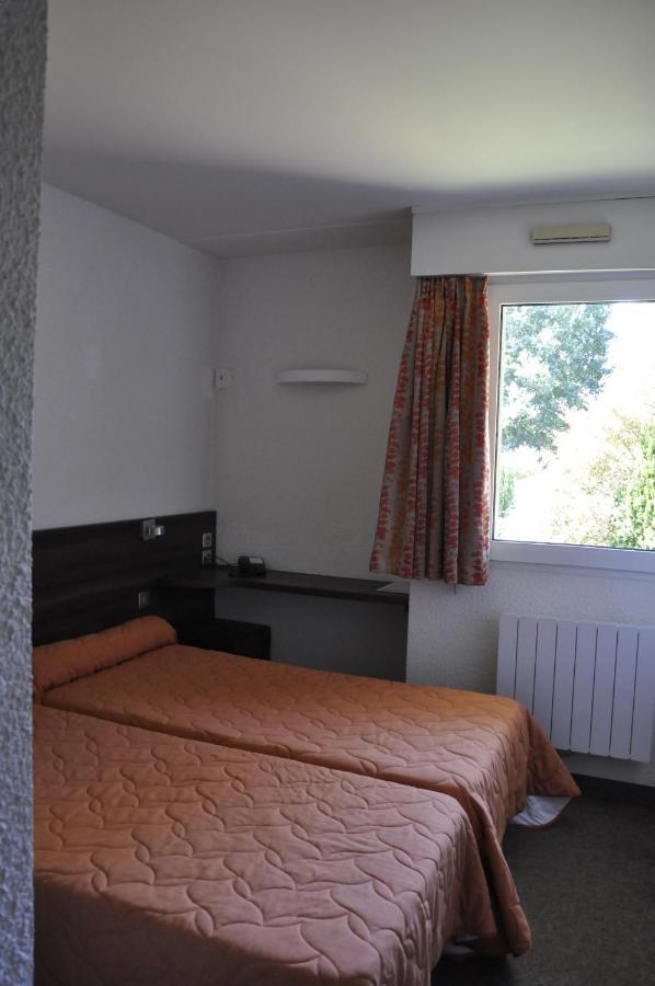 Hotel Henri 4 Rostrenen Zewnętrze zdjęcie