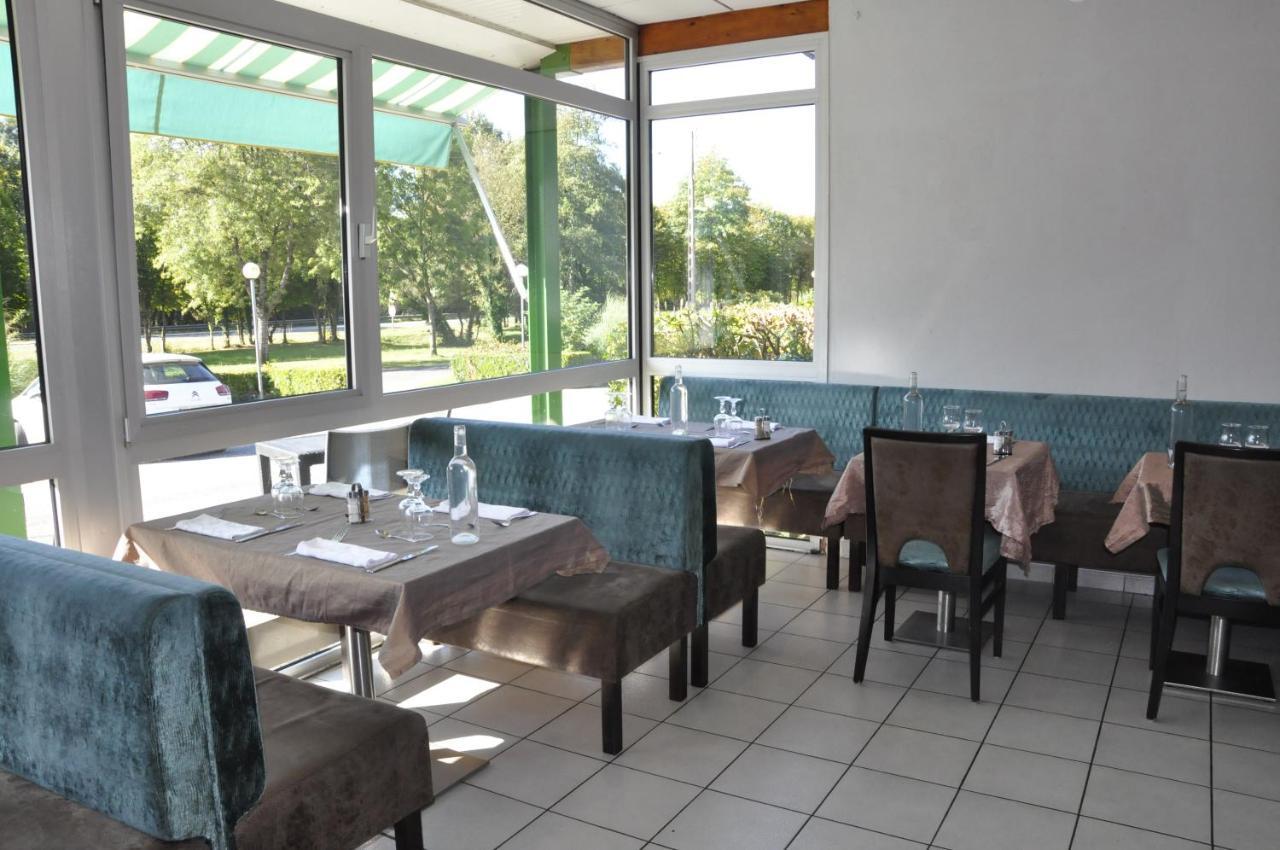Hotel Henri 4 Rostrenen Zewnętrze zdjęcie