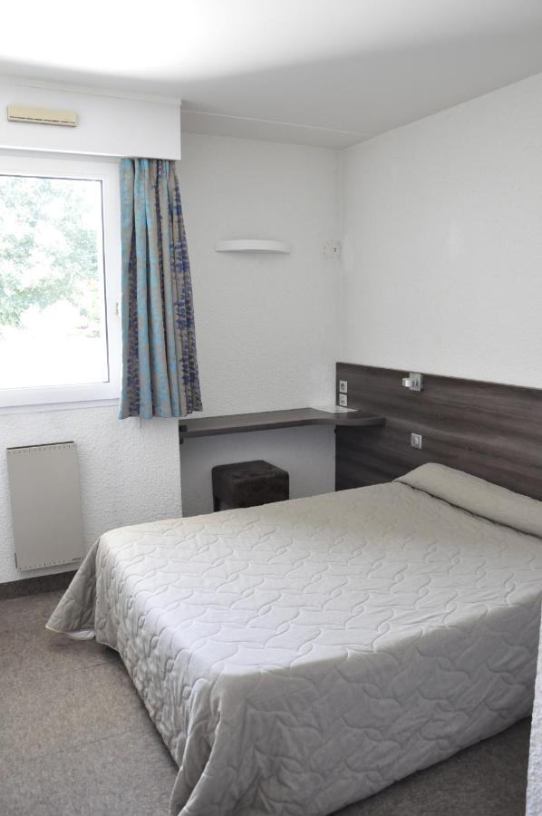 Hotel Henri 4 Rostrenen Zewnętrze zdjęcie